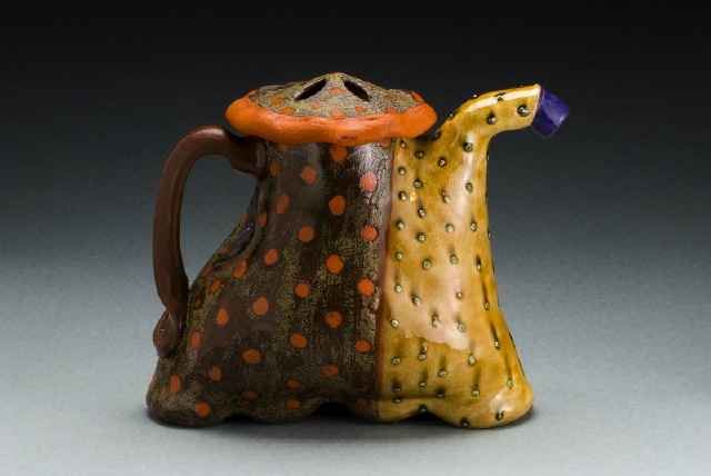 slugweevil teapot.dots.jpg
